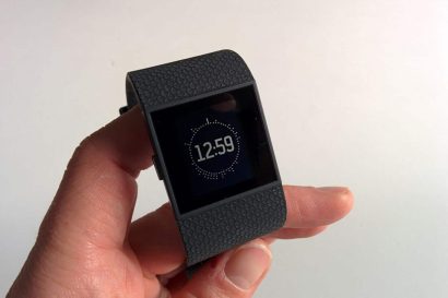 Fitbit Surge - Uhrzeit und Aktivität