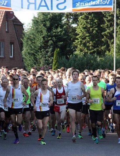 Roruper Abendlauf 2015 - Start des 10 km Laufs (c) Streiflichter