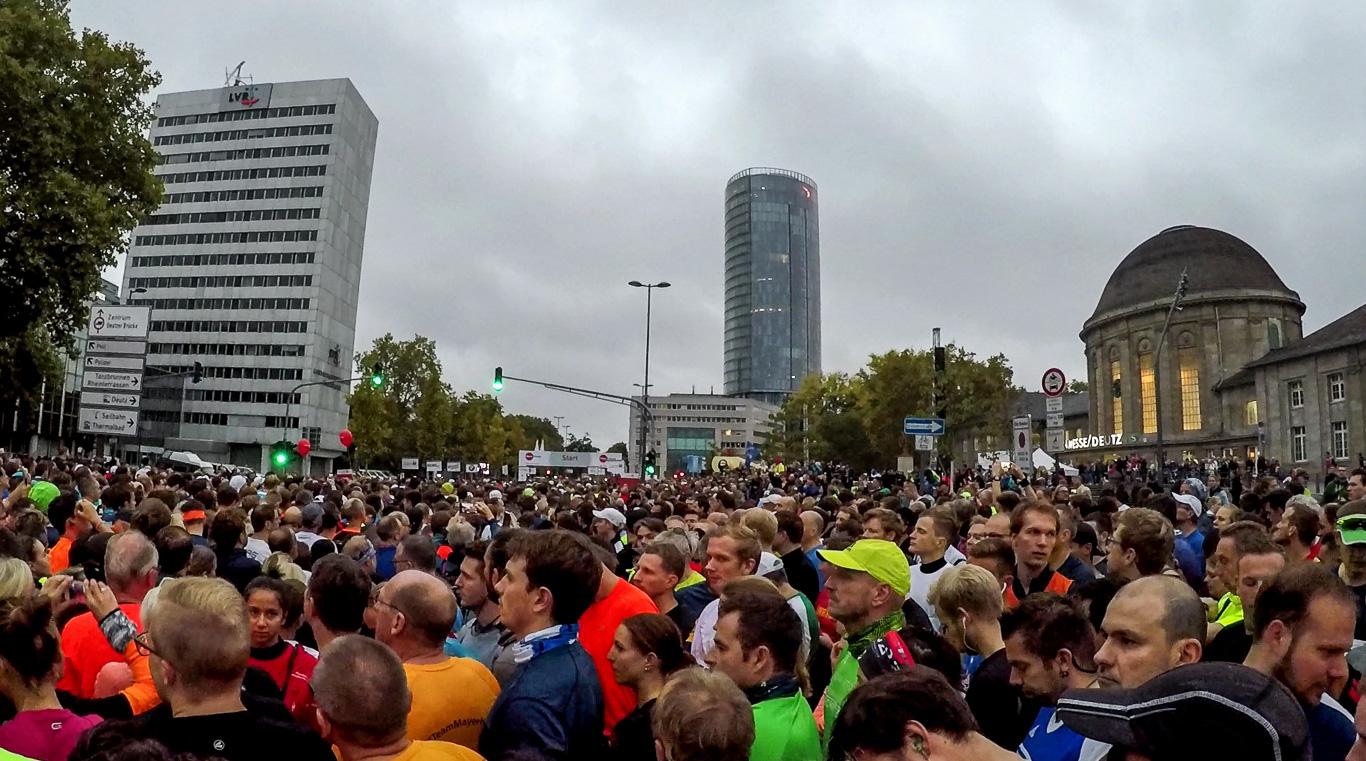 Sind ja nur gut 14.000 Läufer, die auf die Strecke wollen... ;)